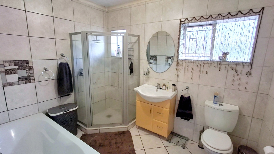 4 Bedroom Property for Sale in Vaalpark Free State